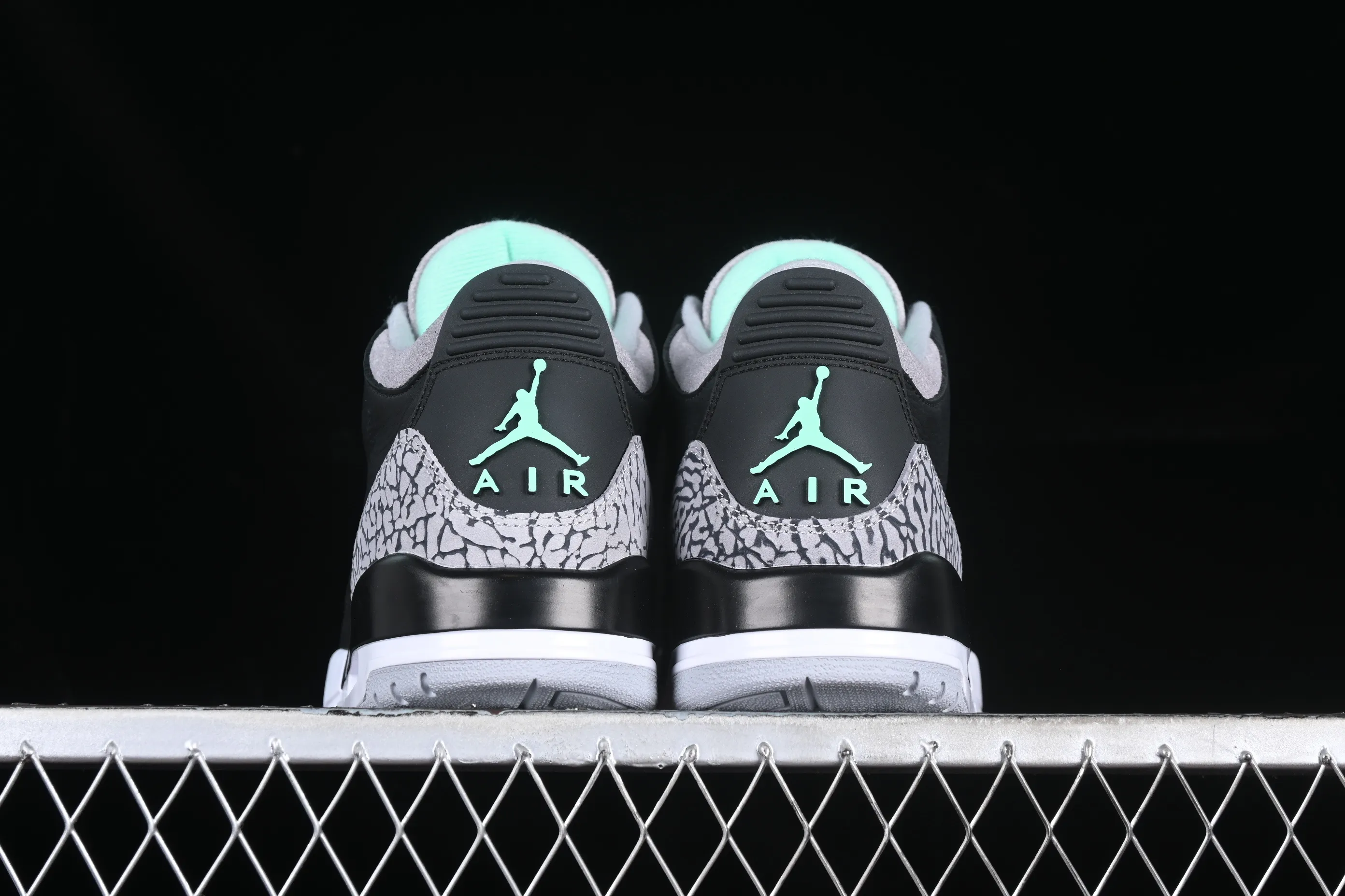 All categories Air Jordan Jordan series basketball shoes Air Jordan 3 Air Jordan 3 "Green Glow" AJ3 Joe 3 black and green full head layer CT8532-031